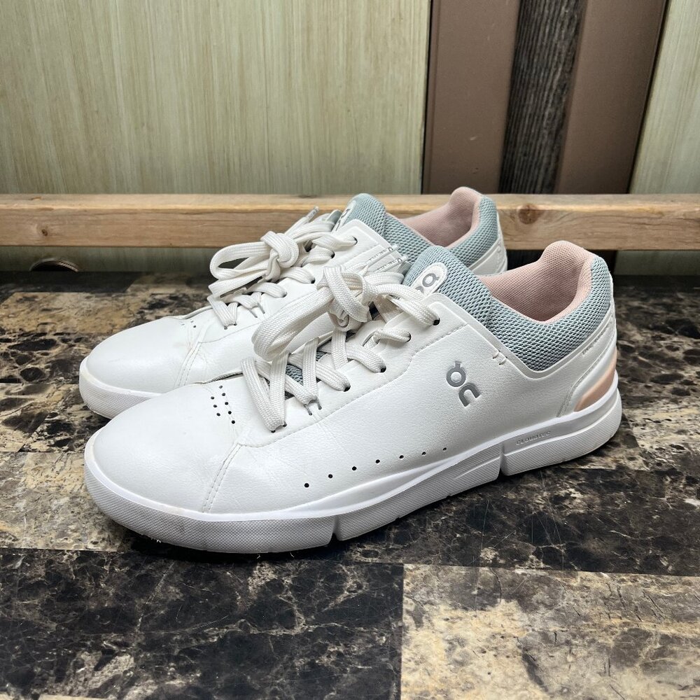 On Running The Roger Advantage White/Rose Women's Size 10.5